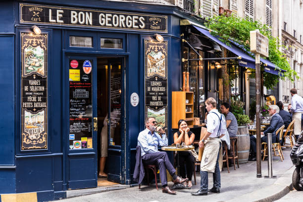 How to order in French at a café or bar.